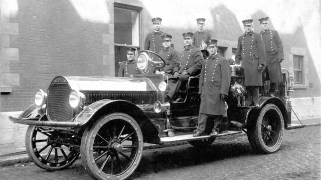 Montréal’s Auxiliary Firefighters – 75 years of support