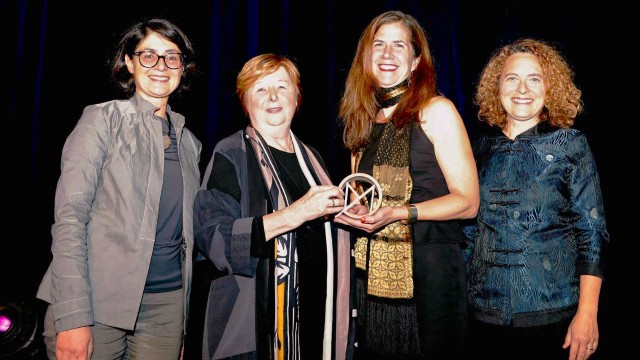 
				A tourism excellence award for Pointe-à-Callière
				Un prix d’excellence en tourisme pour Pointe-à-Callière
			