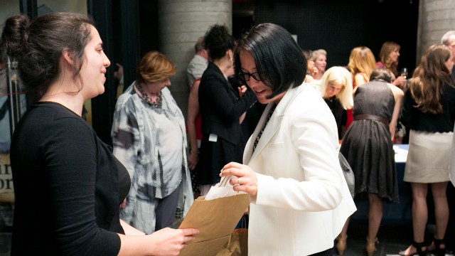 Devenez bénévole pour la Fondation Pointe-à-Callière